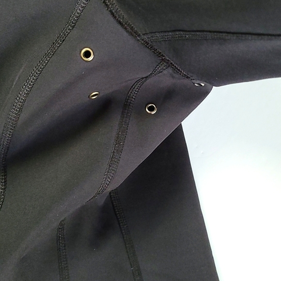 Lululemon Black Softshell Silverescent Jacket Thumbholes Removable Hood Size 8 - Picture 9 of 15